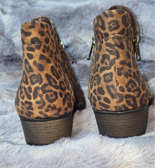 NWB Sun + Stone Abby Leopard Print Ankle Boots Size 6.5M Faux Suede Gold Zipper - Picture 3 of 7